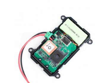 GPS lokátor GB100 pro pevnou instalaci do vozu s funkcí sledování trasy a archivaci dat