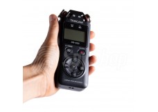 Digitální diktafon Tascam DR-05X pro profesionální záznamy rozhovorů, podcastů a vloggů